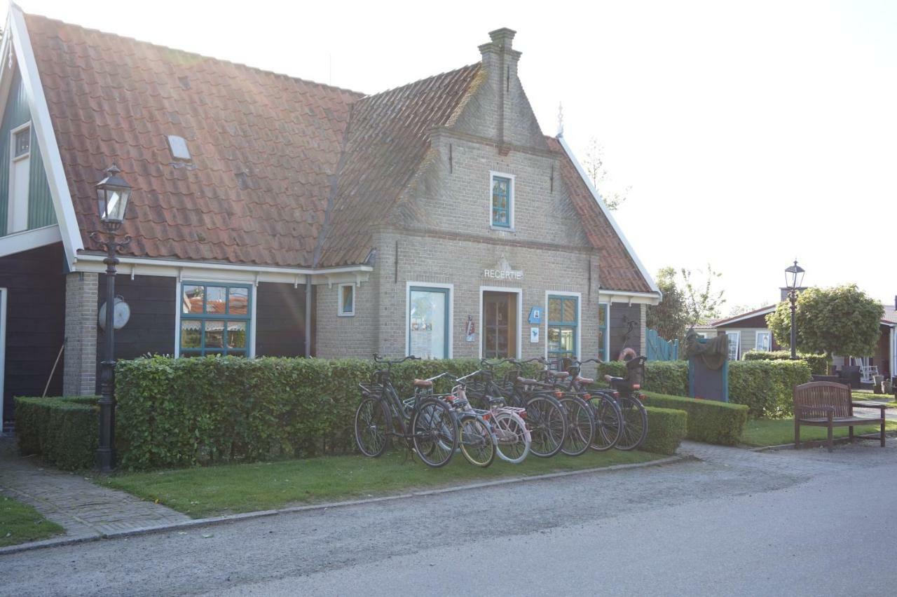 Vakantieverblijf Aan De Dijk Hotel Hippolytushoef Exterior photo